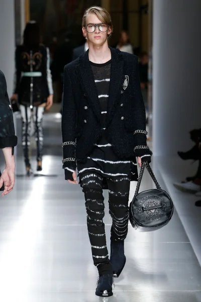 Look 30